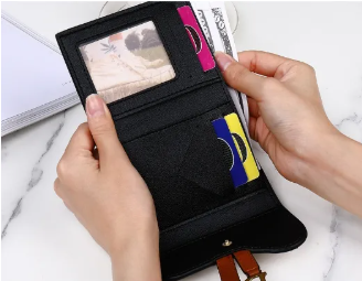 Retro European-American Long Women’s Wallet – Large Capacity D-Buckle Clutch Multi-Function Purse